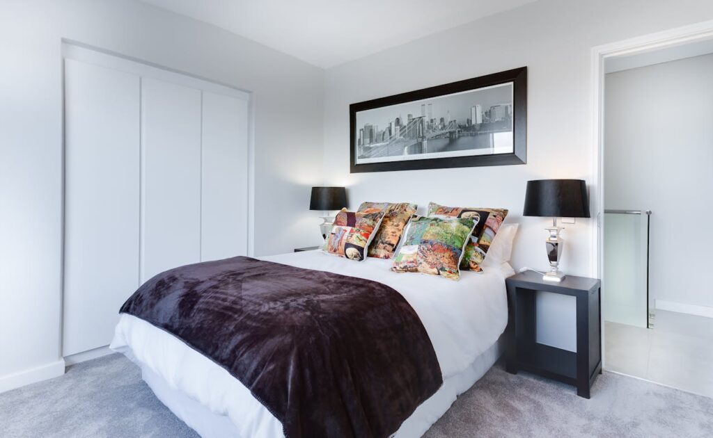 Het creëren van een rustgevende slaapkamer: tips voor een betere nachtrust
