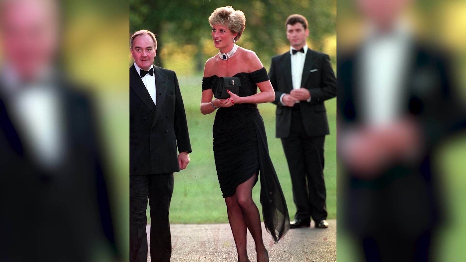 Prinses Diana in de zwarte off-shoulder jurk van Christina Stambolian bij de Serpentine Gallery in 1994